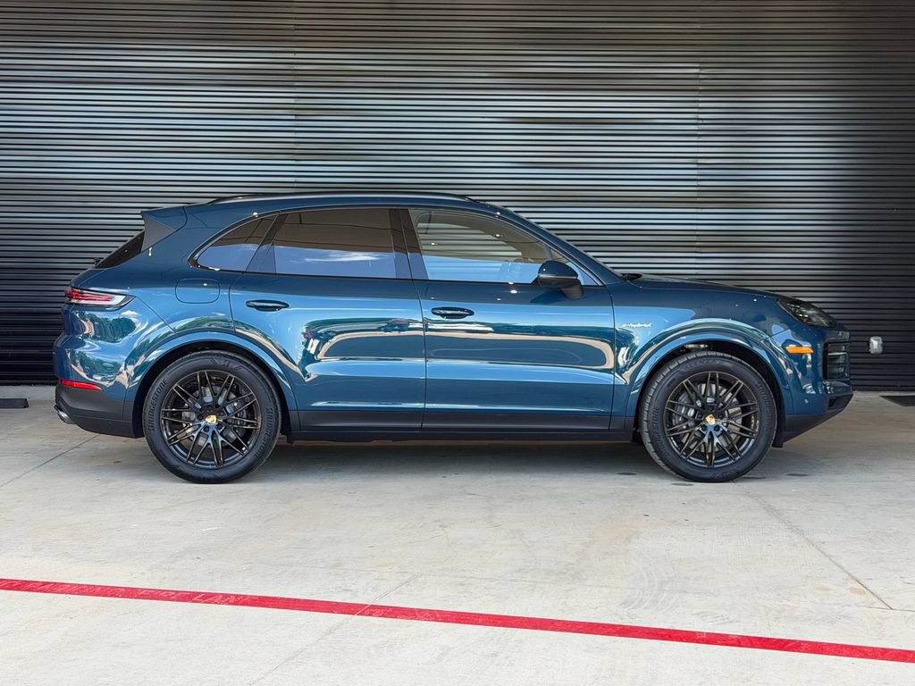 Certified 2025 Porsche Cayenne E-Hybrid AWD/4WD image 9