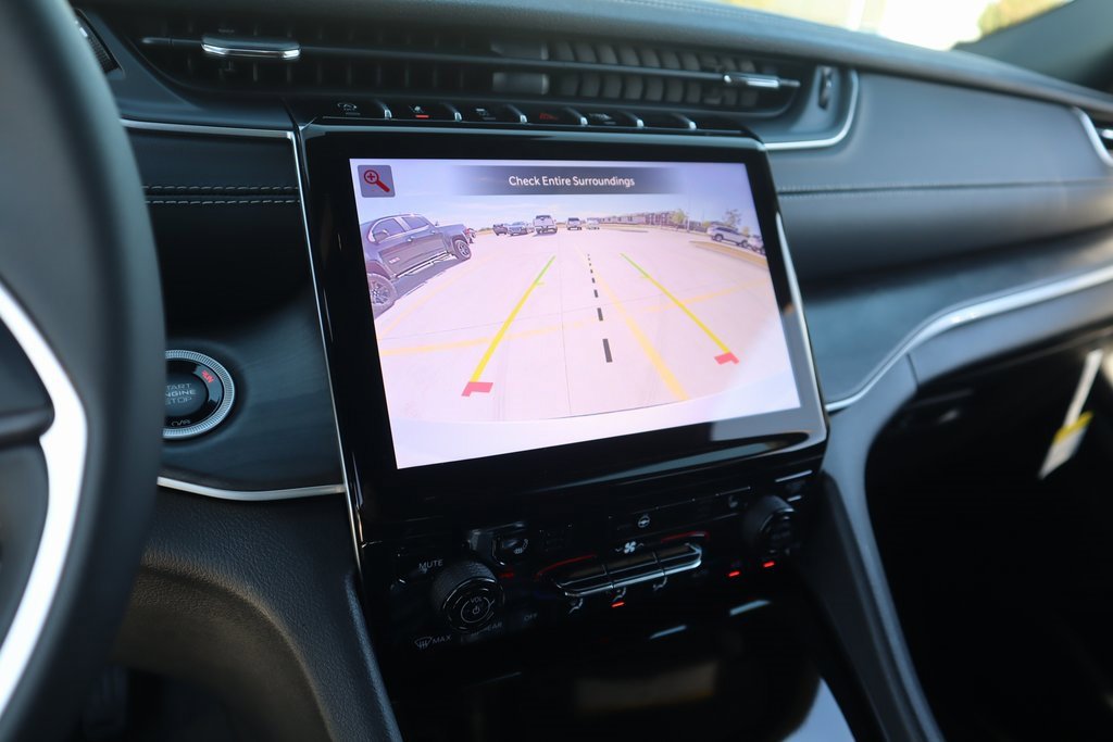 New 2025 Jeep Grand Cherokee L Limited w/ Black Appearance Package image 6