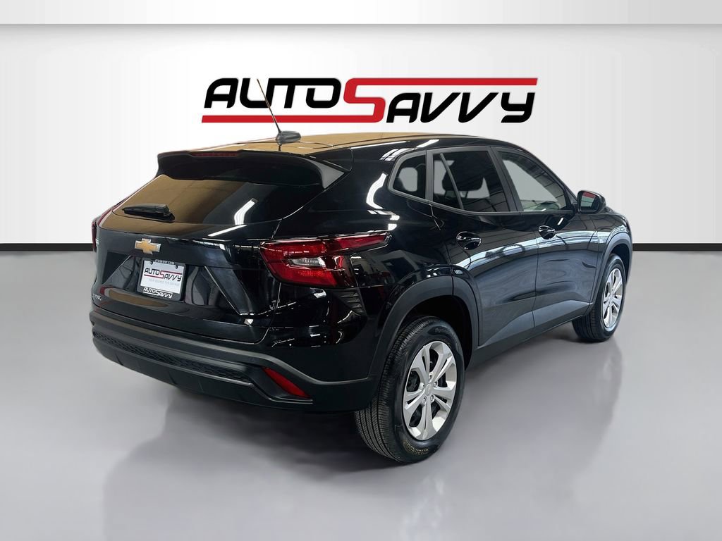 Used 2025 Chevrolet Trax LS w/ Driver Confidence Package FWD image 7