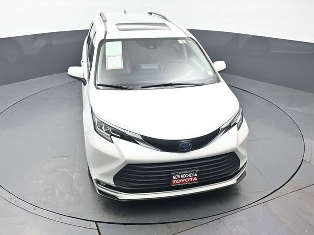 Certified 2022 Toyota Sienna XLE image 49