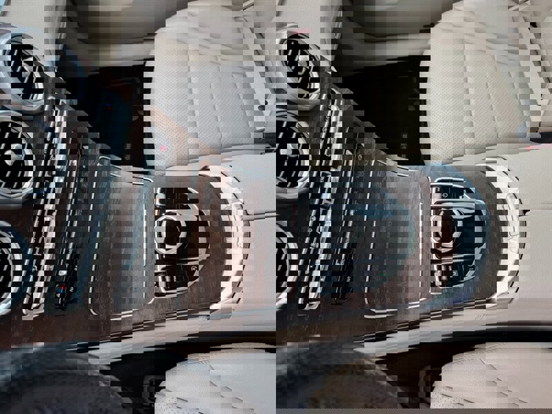 Used 2018 Mercedes-Benz GLC 300 4MATIC w/ Premium Package image 29