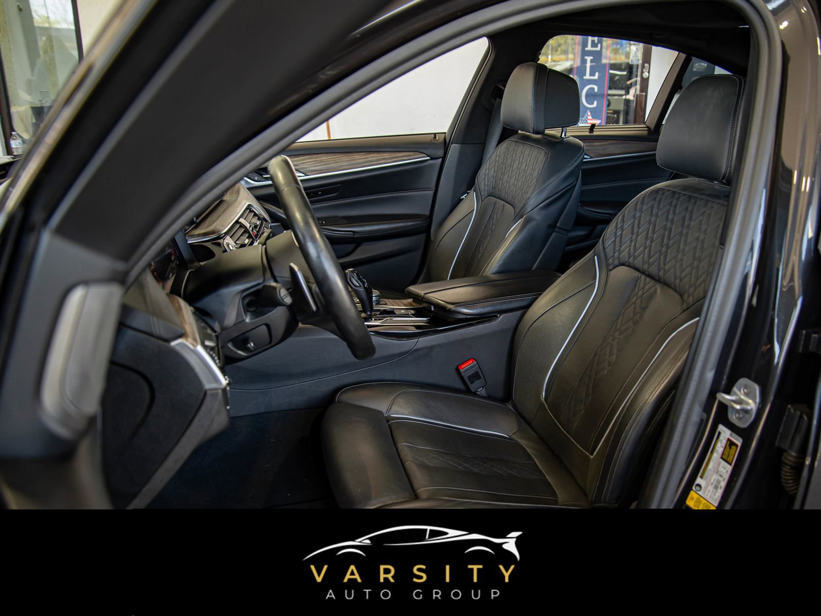 Used 2020 BMW M550i xDrive w/ Executive Package image 10