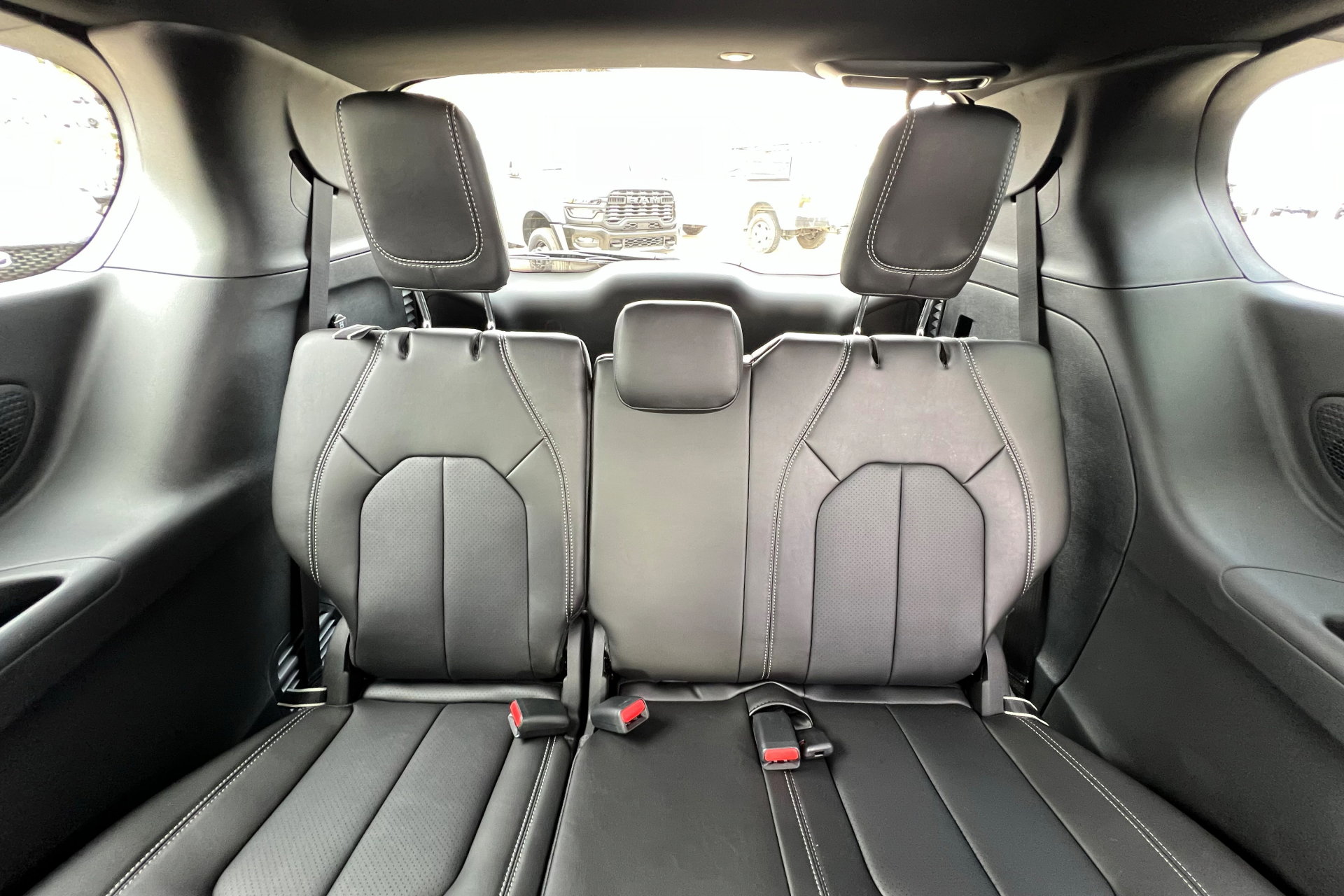 New 2026 Chrysler Pacifica Select FWD image 21