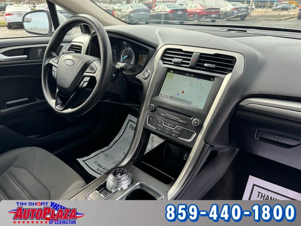 Used 2018 Ford Fusion SE w/ Fusion SE Technology Package image 41