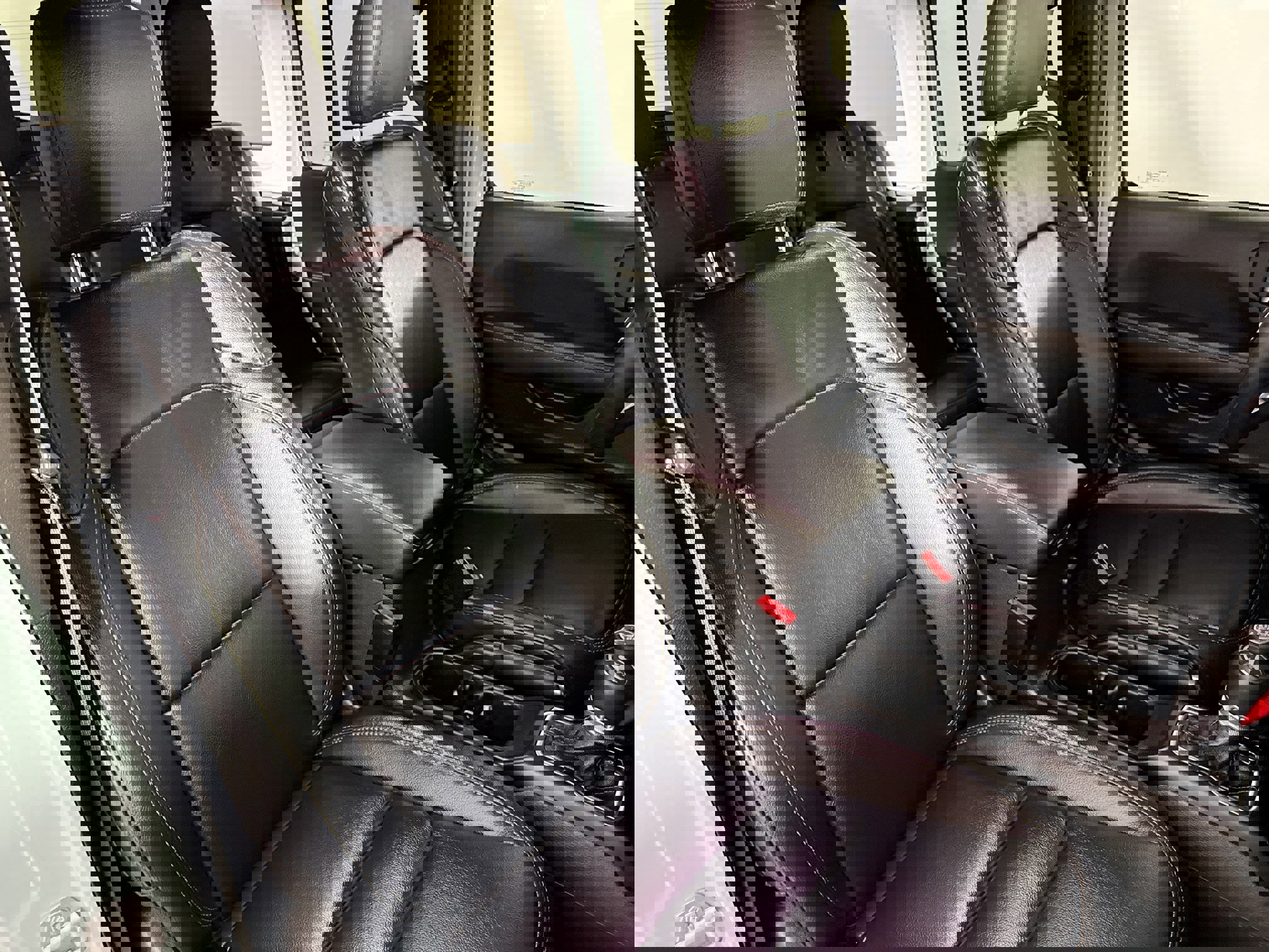 Used 2024 Jeep Wrangler Sahara image 32