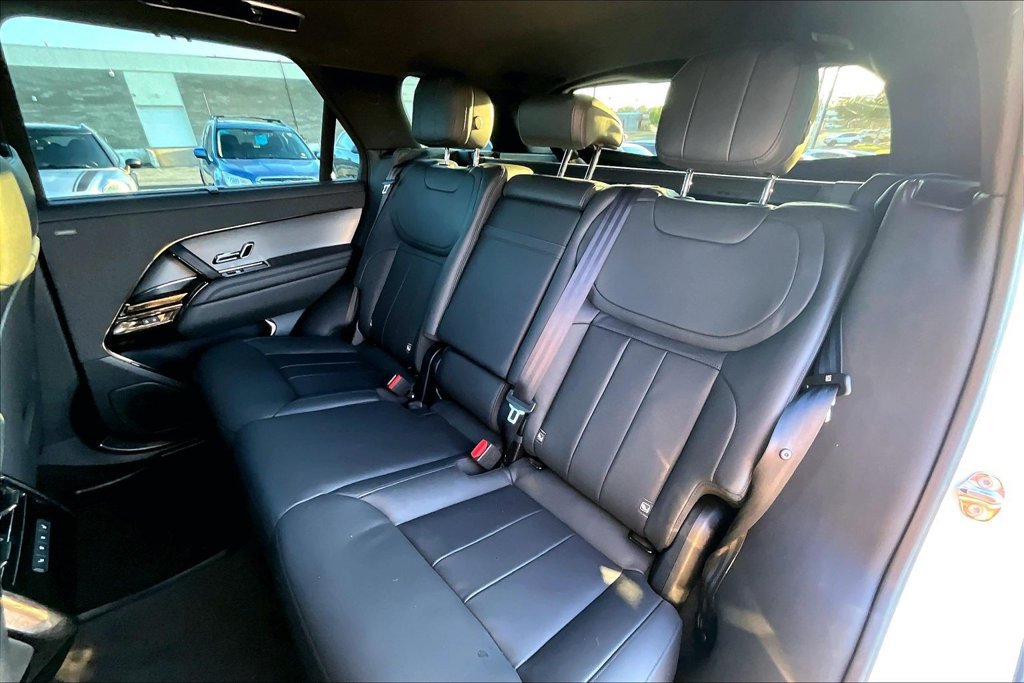 Used 2025 Land Rover Range Rover Sport SE AWD/4WD image 36