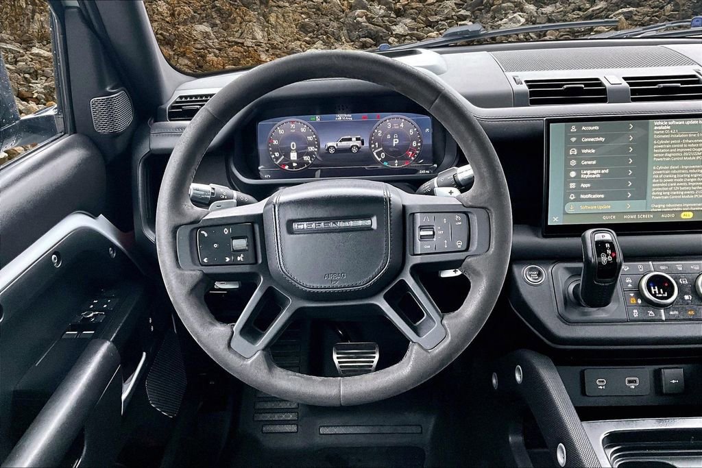 Used 2022 Land Rover Defender 90 Carpathian Edition image 5