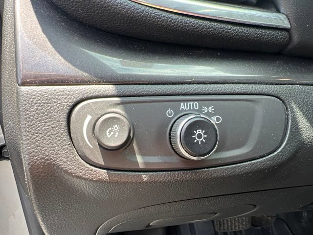 Used 2022 Buick Encore Preferred w/ Safety Package AWD/4WD image 23