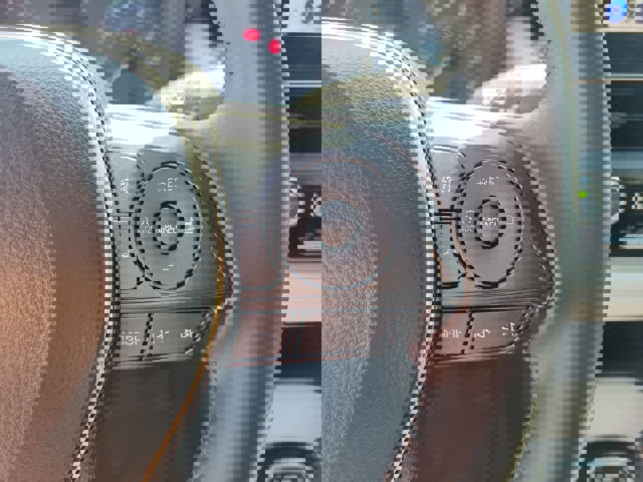 Used 2023 Toyota Corolla SE image 20