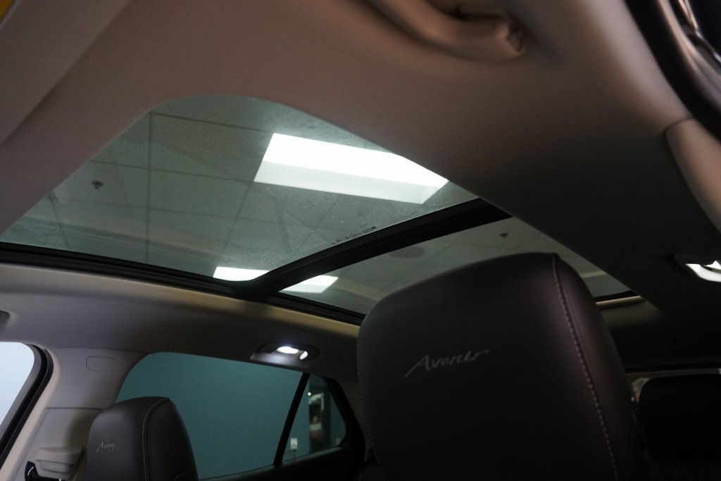 Used 2023 Buick Envision Avenir image 4