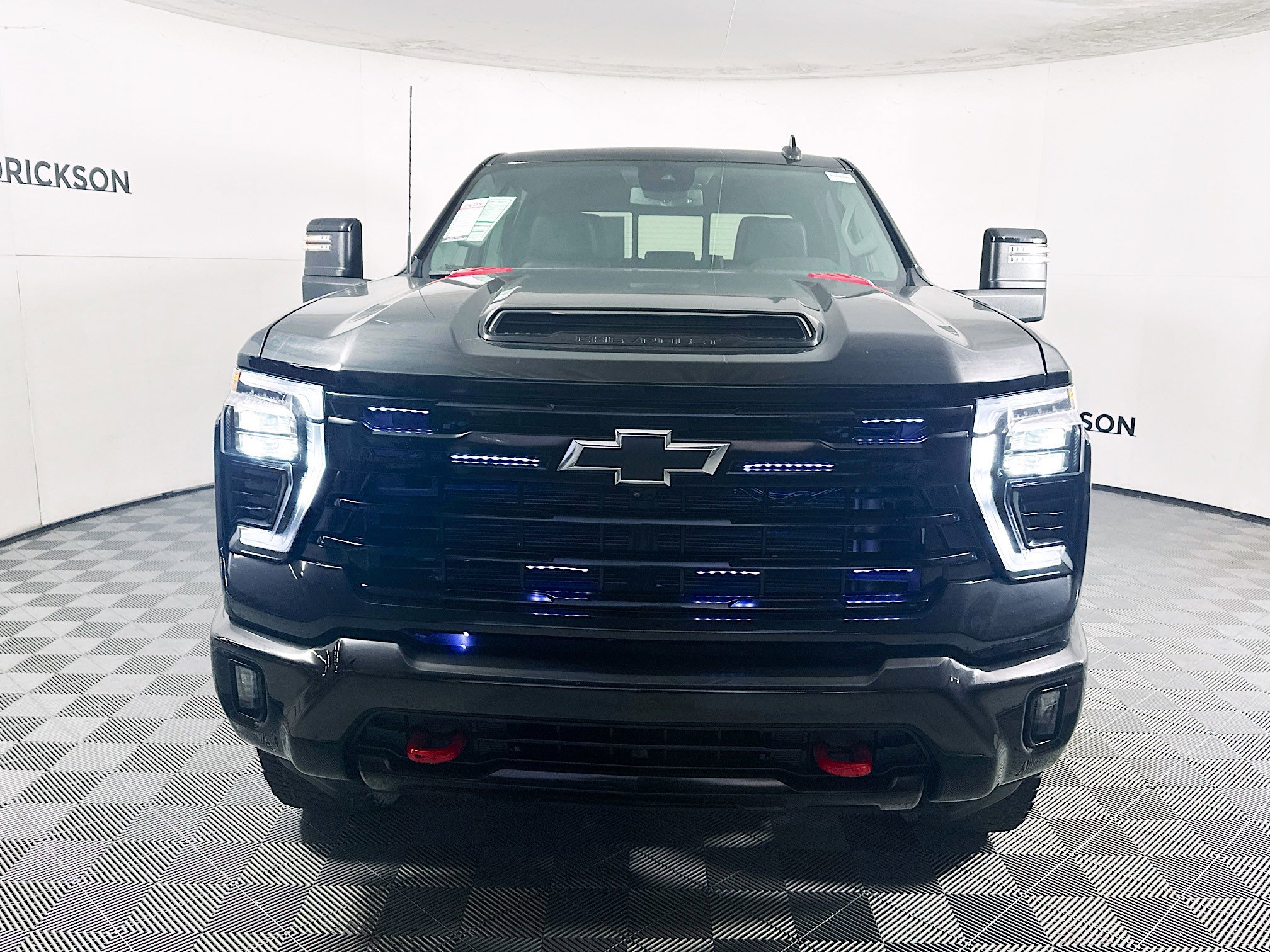 Used 2024 Chevrolet Silverado 2500 LT w/ Midnight Edition image 8