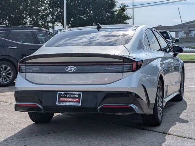 Used 2025 Hyundai Sonata Limited FWD image 4