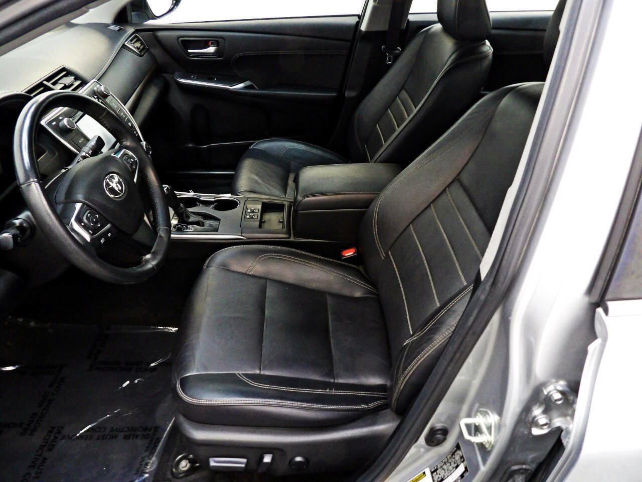 Used 2015 Toyota Camry XLE w/ Moonroof Package FWD image 8