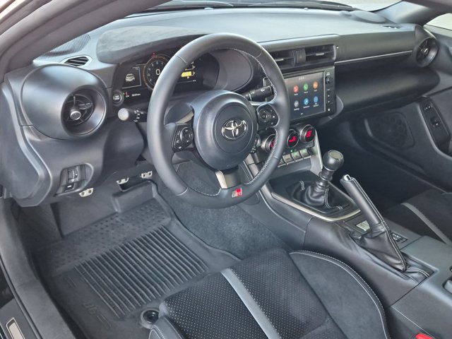 Used 2025 Toyota GR86 Premium w/ ALL Weather Mat Package (TMS) RWD image 14