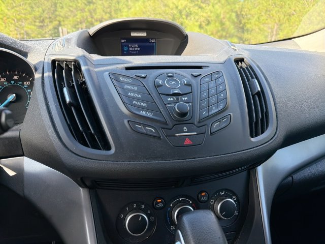 Used 2015 Ford Escape SE FWD image 16