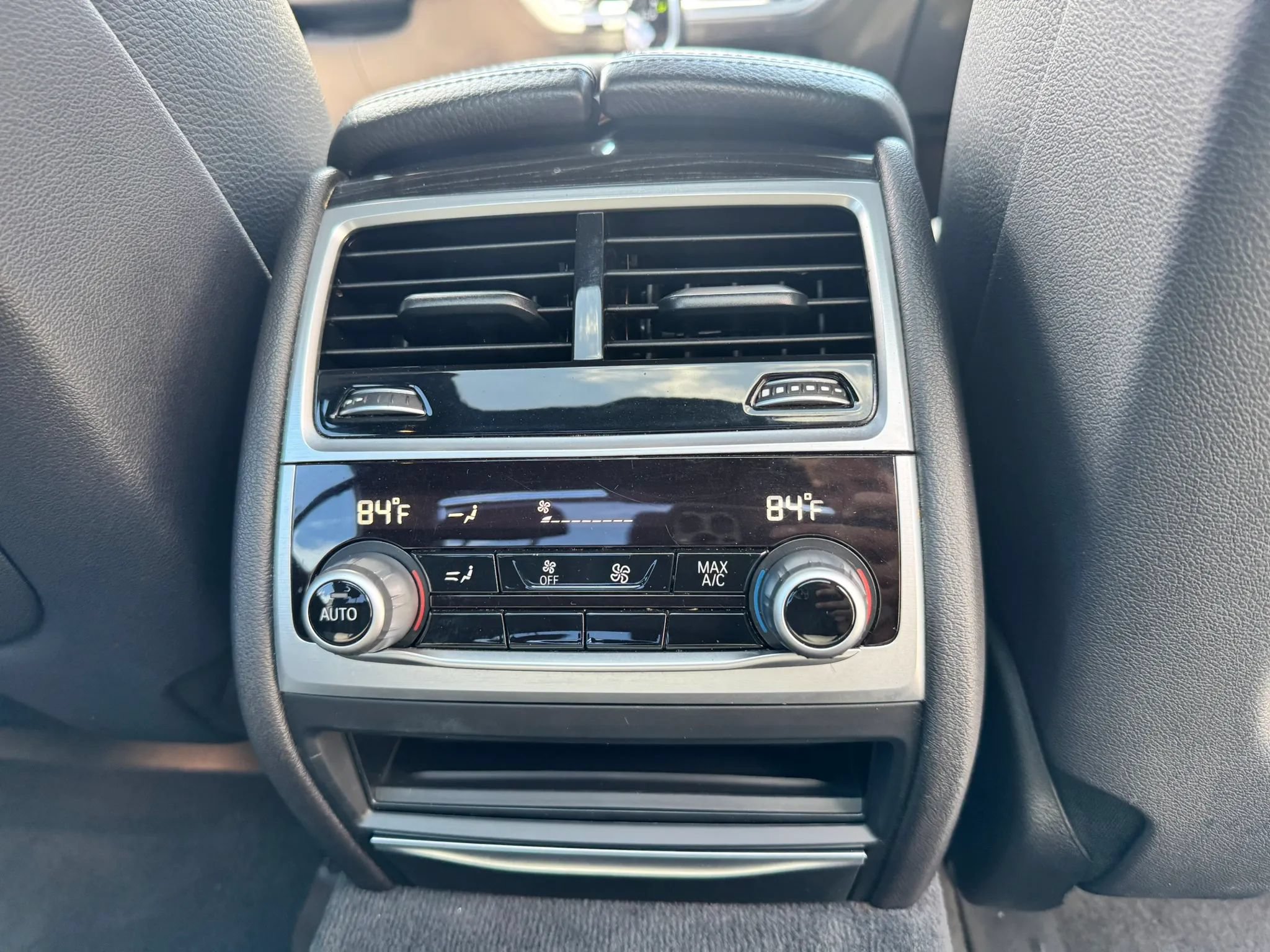 Used 2019 BMW 740i w/ M Sport Package RWD image 43