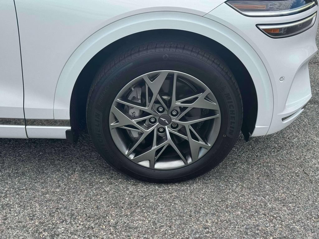 Certified 2023 Genesis GV70 2.5T w/ Advanced Package AWD/4WD image 9