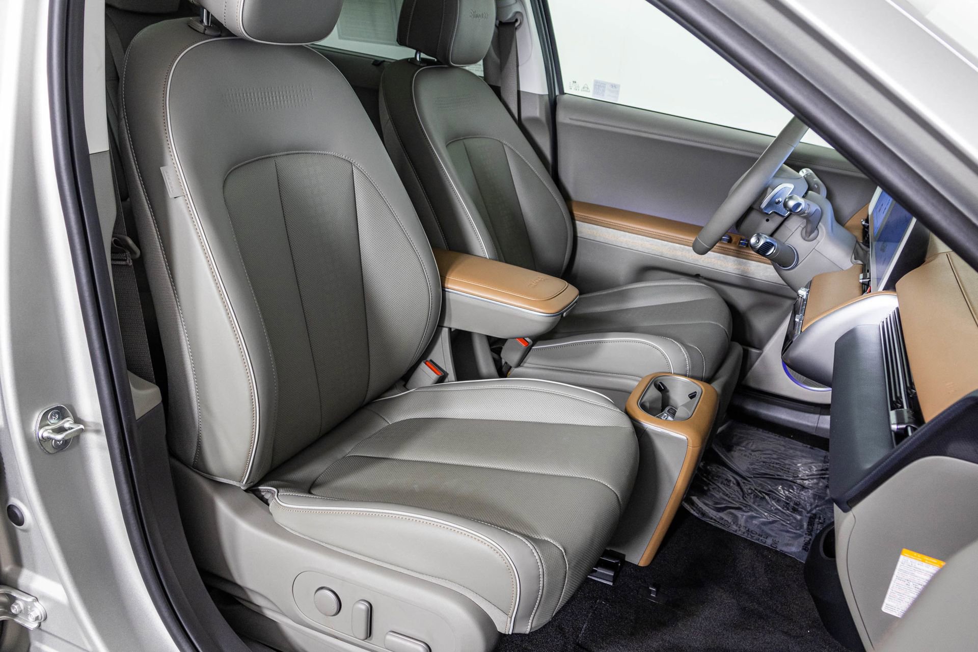 Used 2024 Hyundai Ioniq 5 Limited image 47