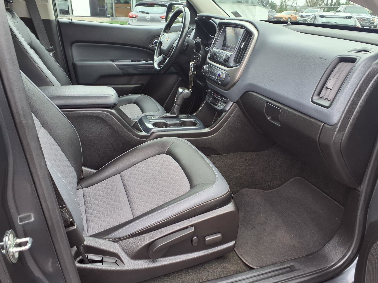 Used 2017 Chevrolet Colorado Z71 image 13