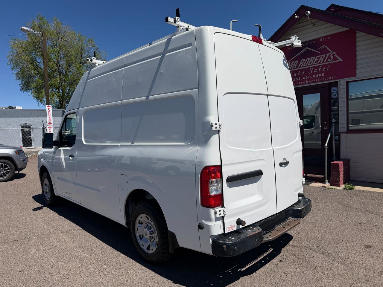 Used 2016 Nissan NV 2500 SV RWD image 7