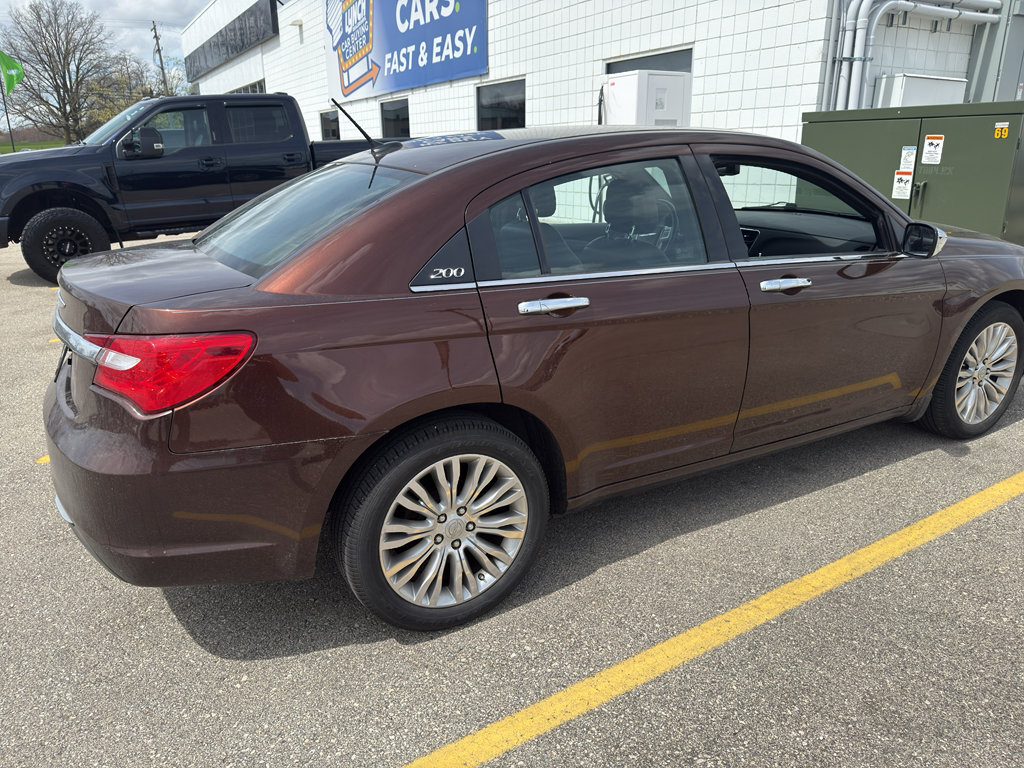 Used 2012 Chrysler 200 Limited w/ Sun/Sound Group FWD image 4
