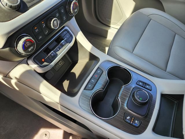 Used 2020 GMC Acadia SLT w/ Premium Package image 29