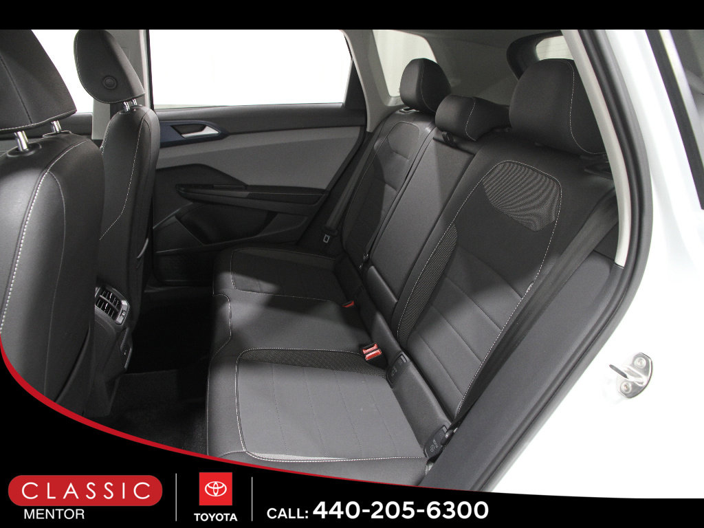 Used 2024 Volkswagen Taos SE image 21