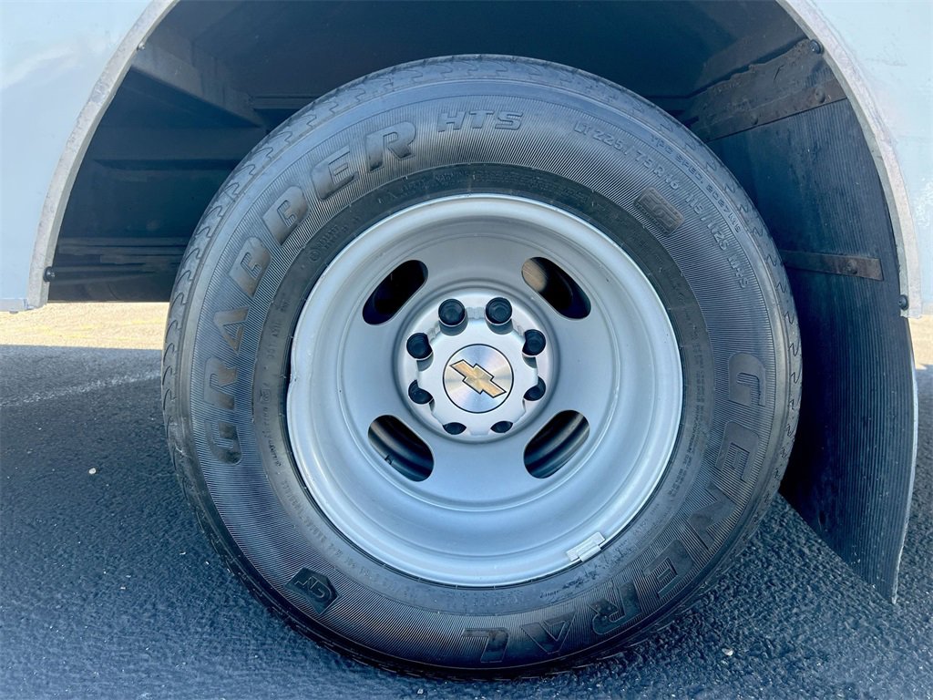 Used 2017 Chevrolet Express 3500 Work Van image 25