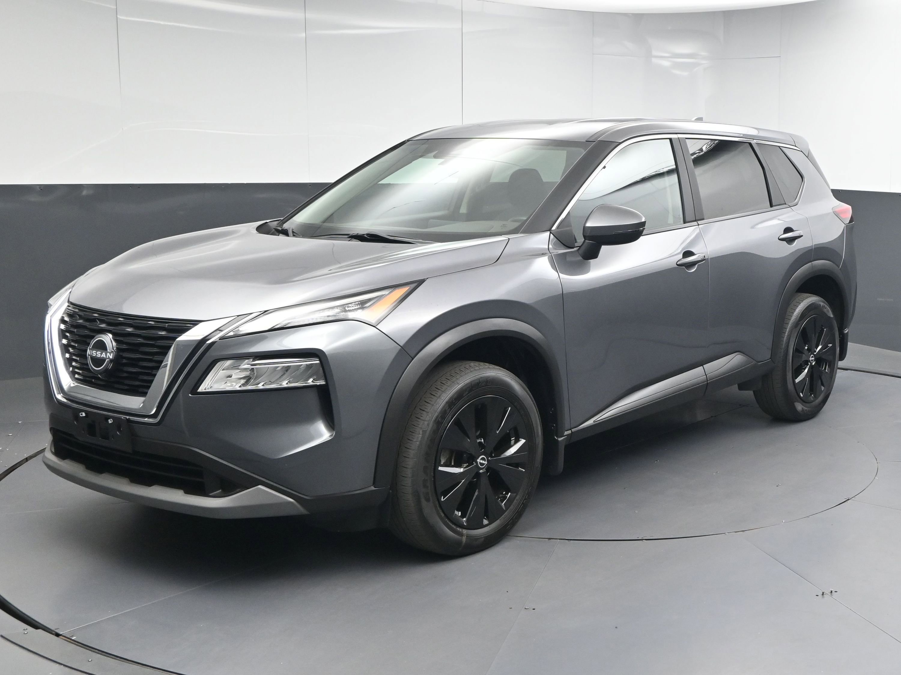 Certified 2023 Nissan Rogue SV image 4