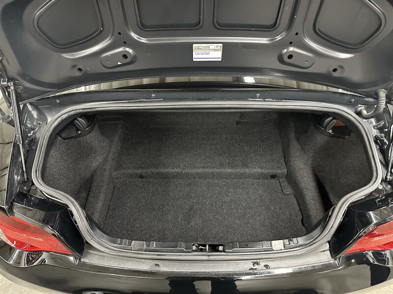 Used 2006 BMW Z4 3.0i RWD image 24