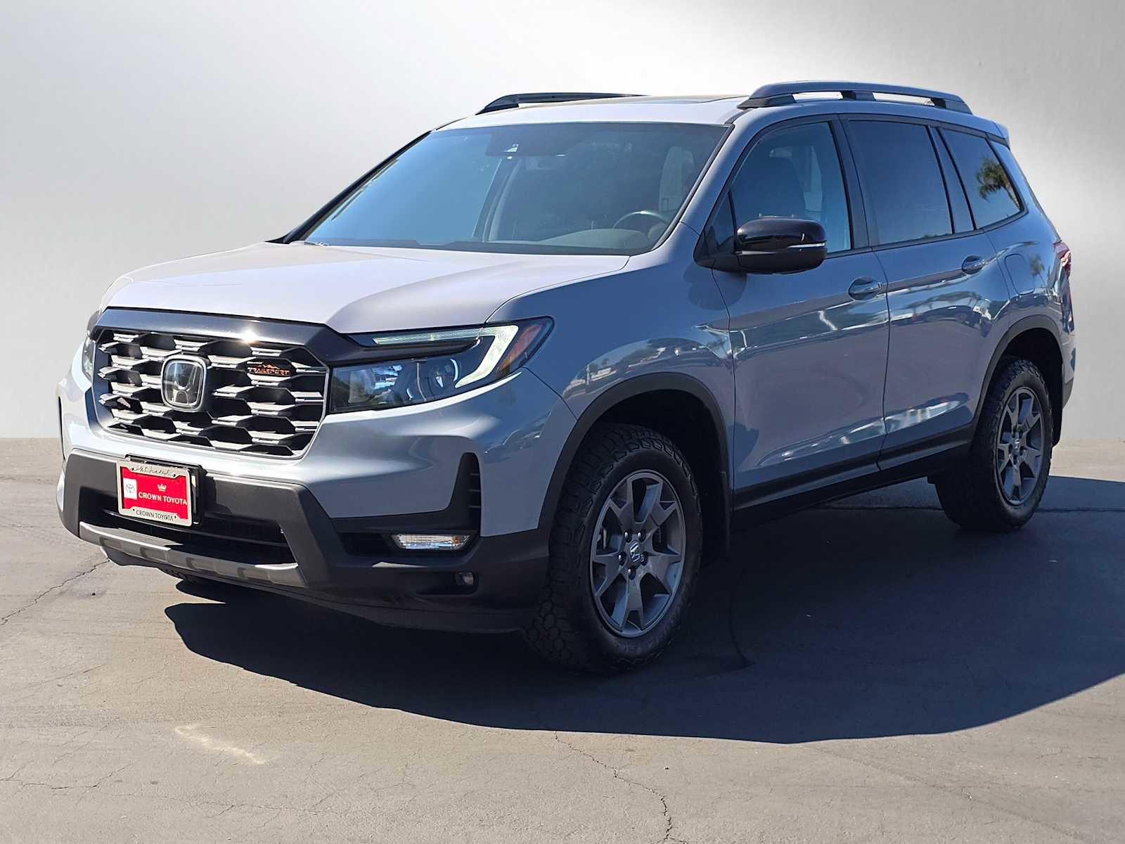 Used 2024 Honda Passport TrailSport image 3