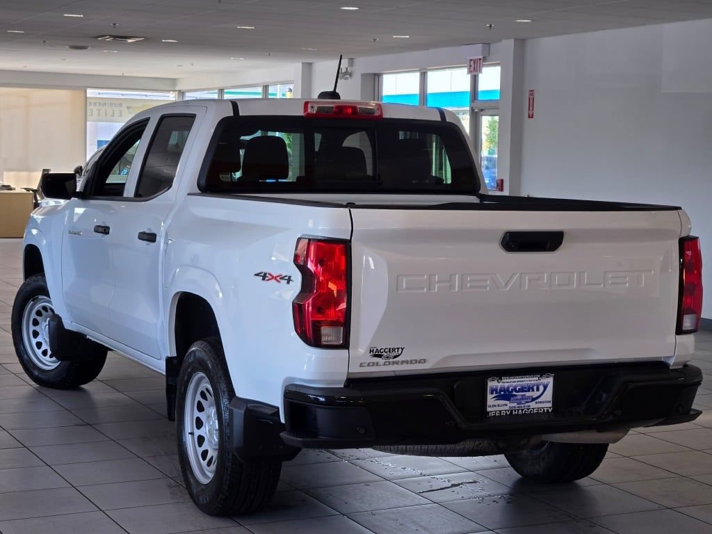 Used 2025 Chevrolet Colorado W/T AWD/4WD image 13