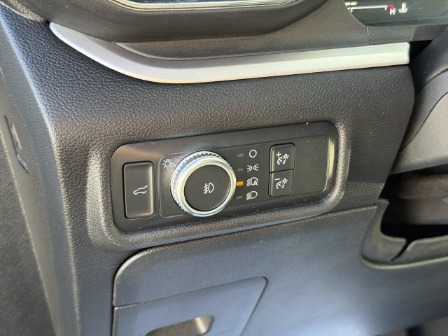 Used 2021 Ford Explorer XLT w/ Equipment Group 202A AWD/4WD image 17