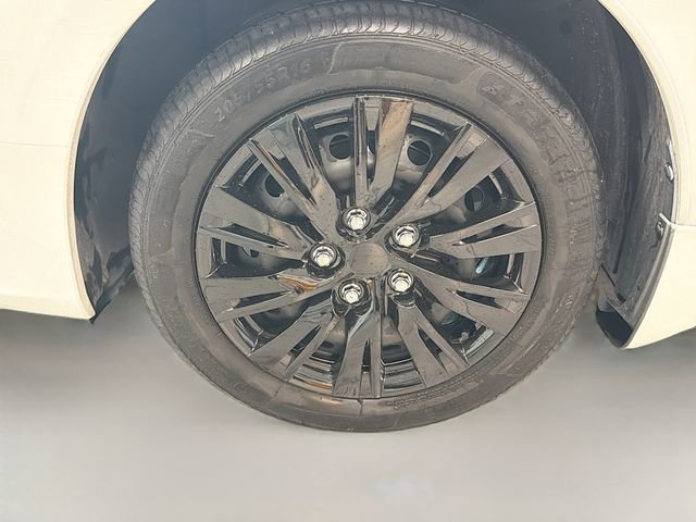 Used 2017 Nissan Sentra S image 28