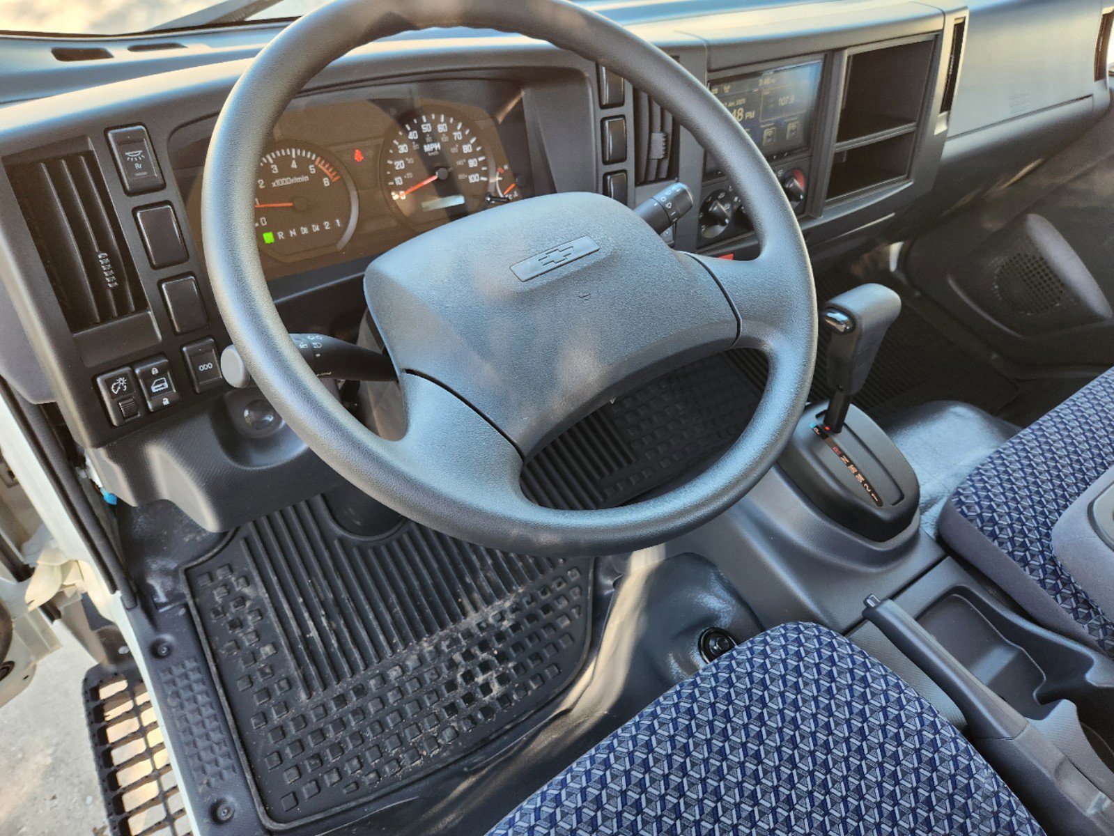 New 2024 Chevrolet Low Cab Forward image 28