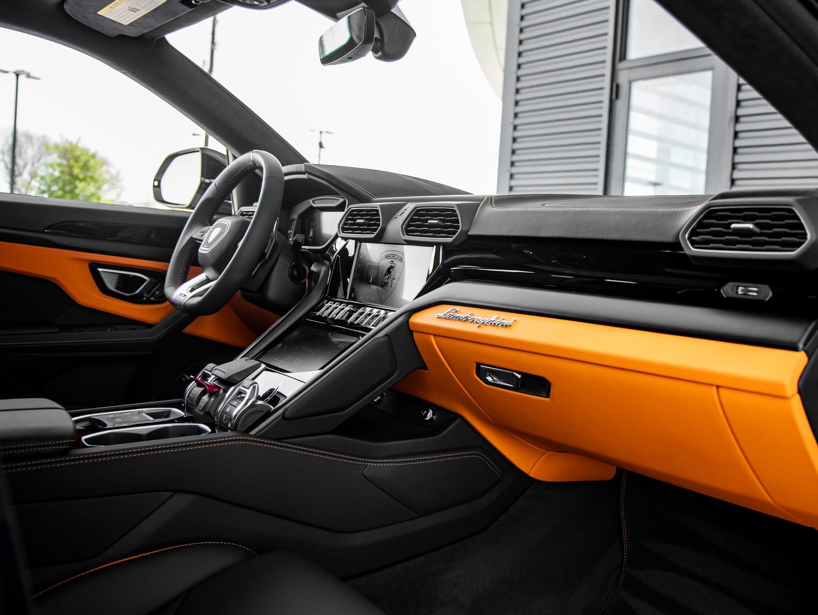 Used 2024 Lamborghini Urus S AWD/4WD image 46