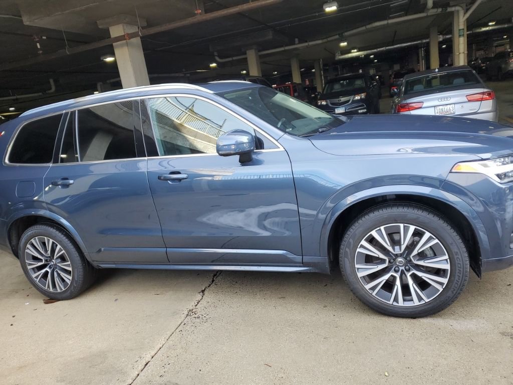 Certified 2022 Volvo XC90 T5 Momentum w/ Advanced Package image 8