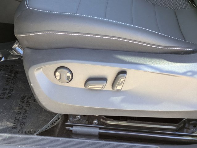 Used 2024 Volkswagen Taos SE image 15