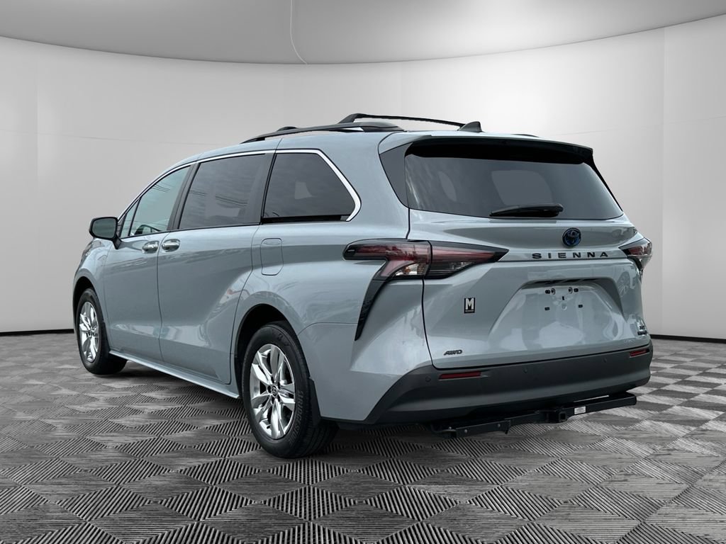 Used 2023 Toyota Sienna XLE Woodland Edition AWD/4WD image 3