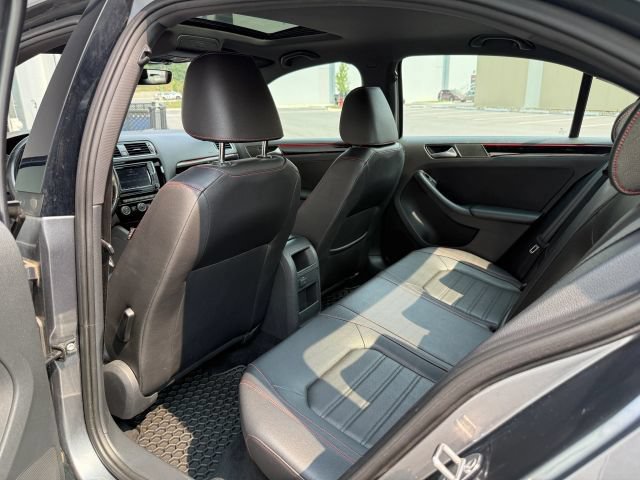 Used 2017 Volkswagen Jetta GLI FWD image 17