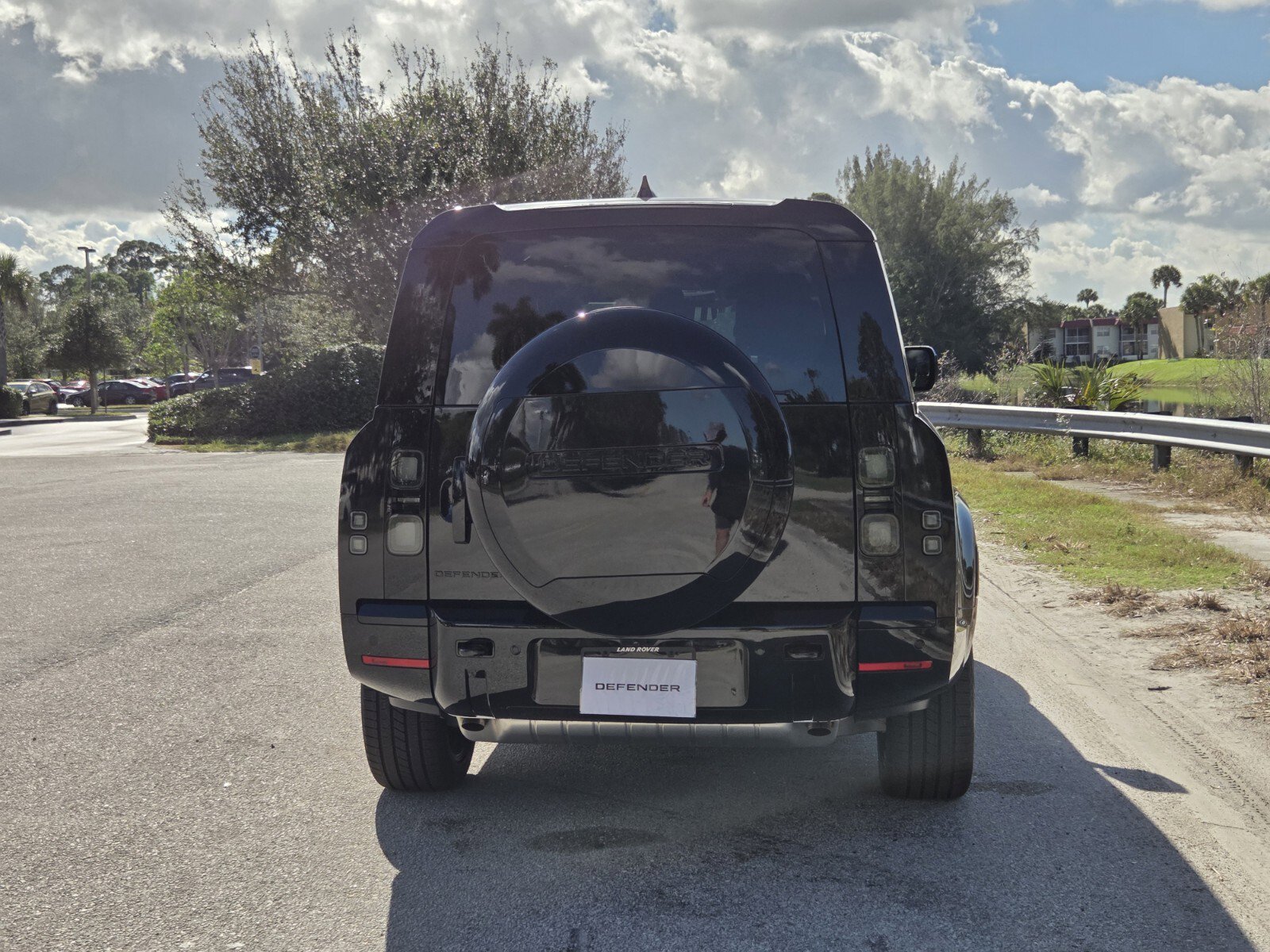 New 2026 Land Rover Defender 130 X-Dynamic SE video 2