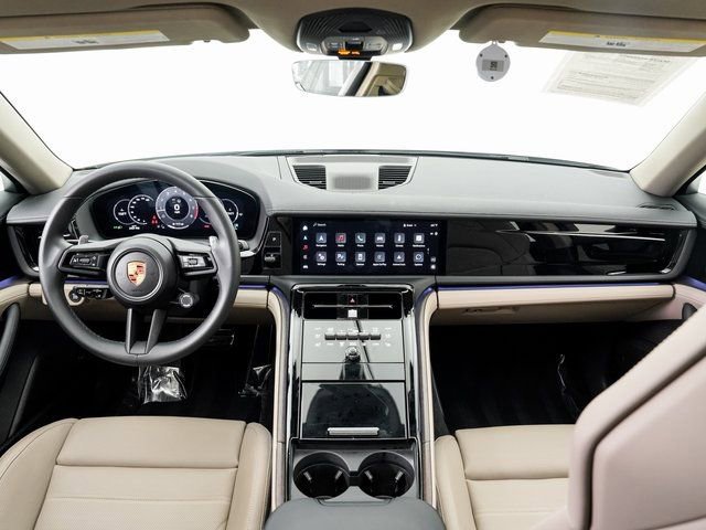 Certified 2025 Porsche Panamera 4 image 21