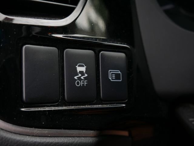 Used 2014 Mitsubishi Outlander SE AWD/4WD image 16