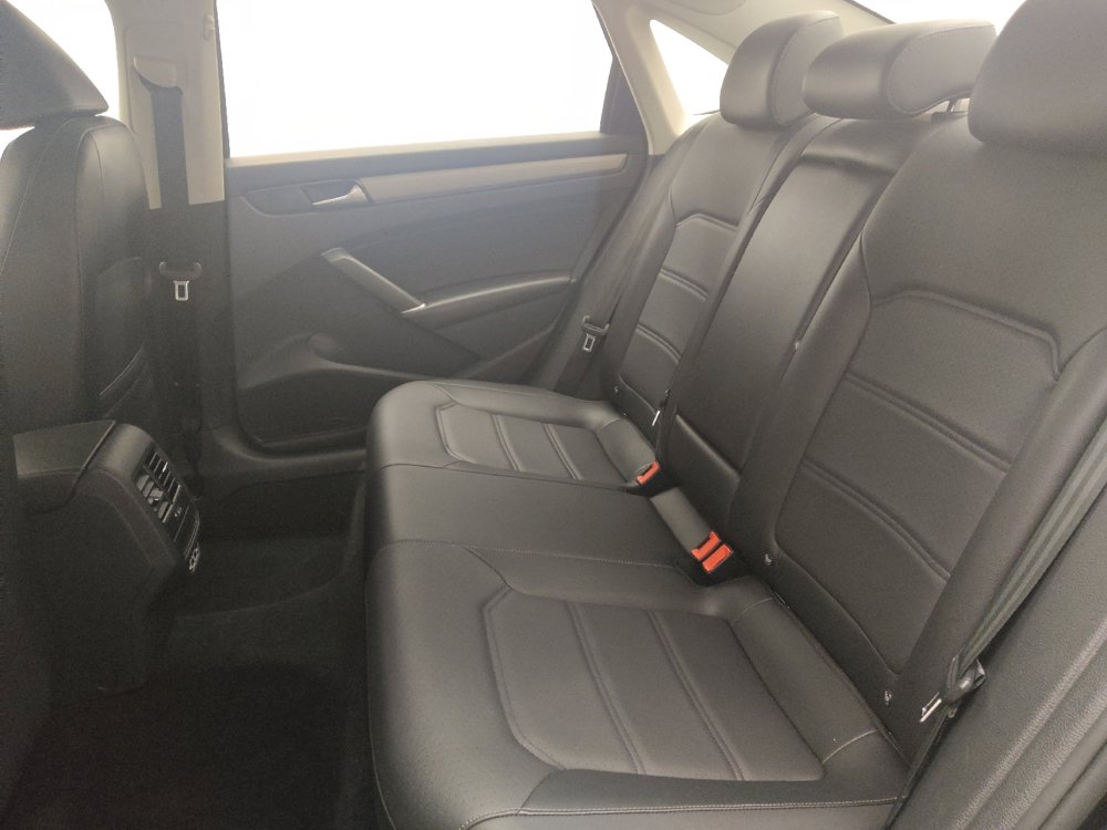 Used 2022 Volkswagen Passat 2.0T SE image 18