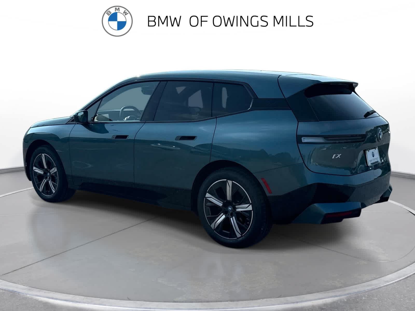 Used 2024 BMW iX xDrive50 w/ Sport Package AWD/4WD image 6