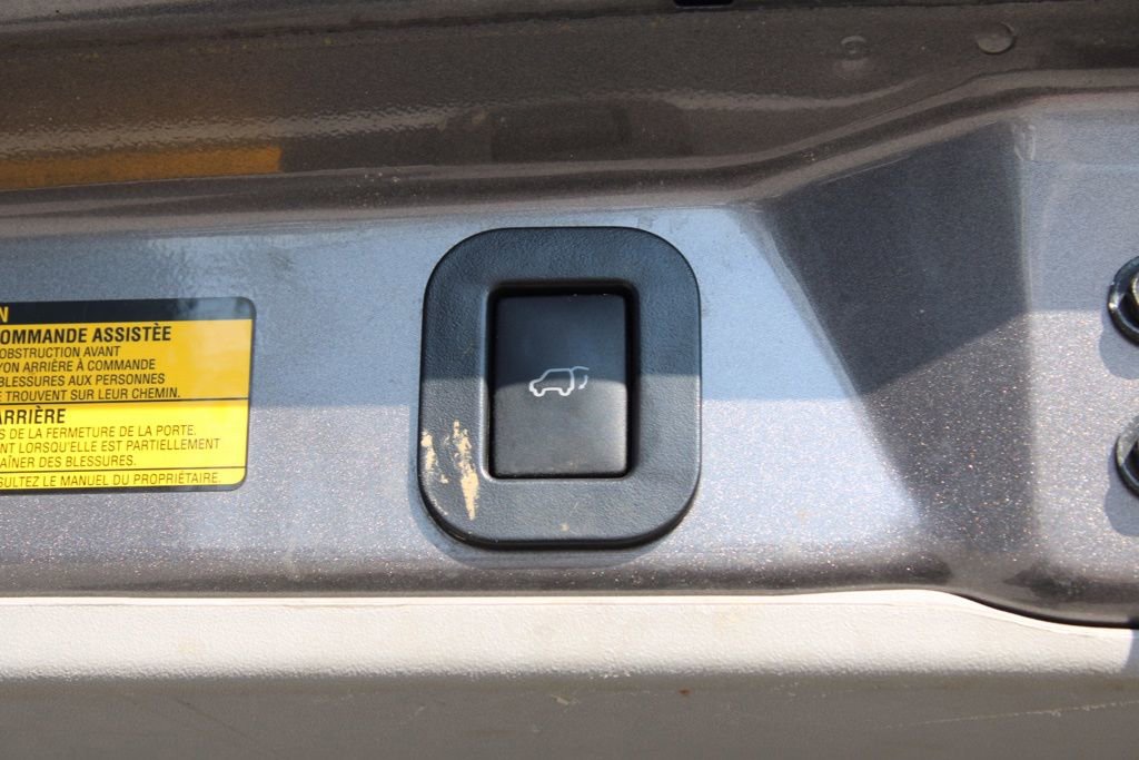 Used 2015 Toyota Sienna XLE image 11