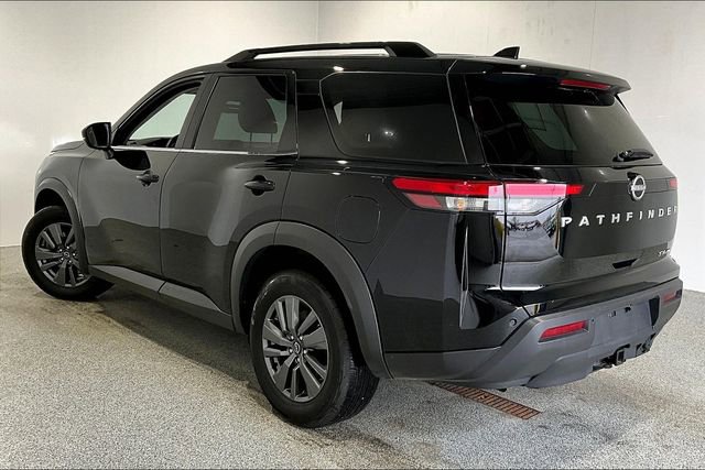 Used 2024 Nissan Pathfinder SV w/ SV Premium Package image 4