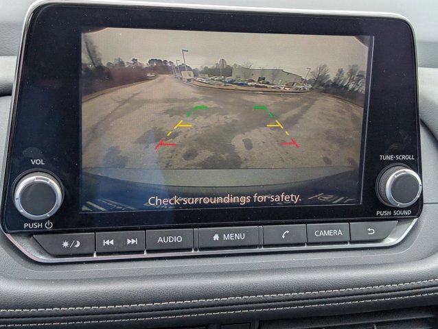 Used 2025 Nissan Rogue SV image 22