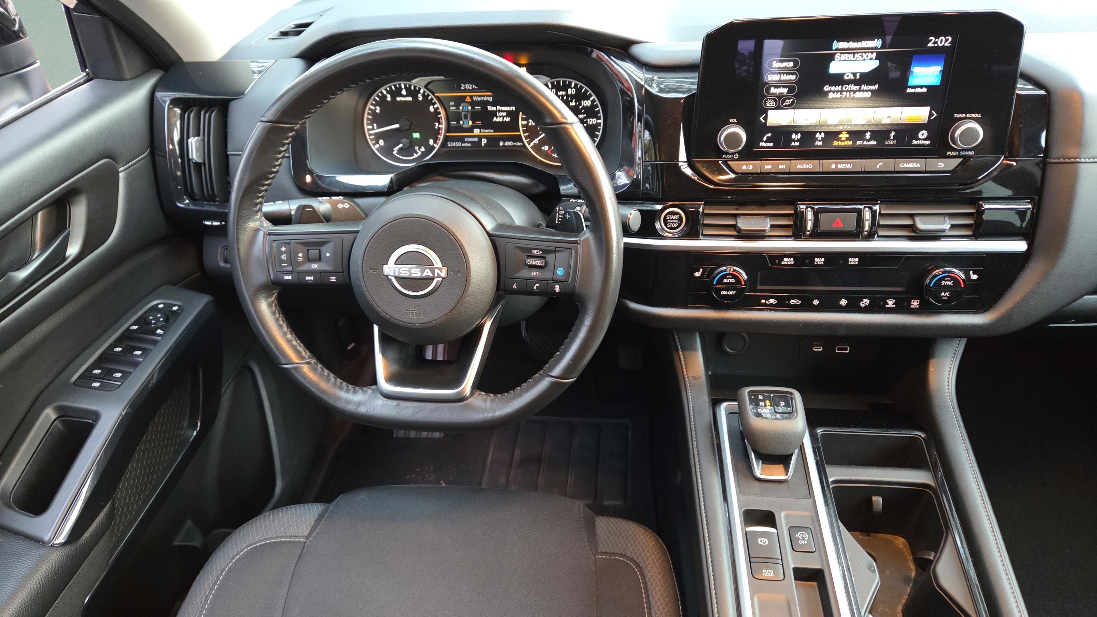 Used 2024 Nissan Pathfinder SV image 13