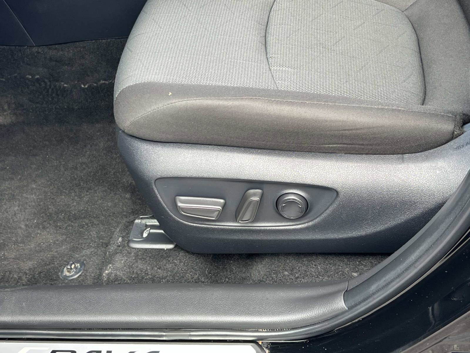 Used 2024 Toyota RAV4 XLE w/ Weather Package image 17